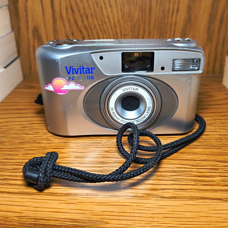 Vtg 90s Vivitar PZ3560 DB Date Back 35mm Point & Shoot Film Camera