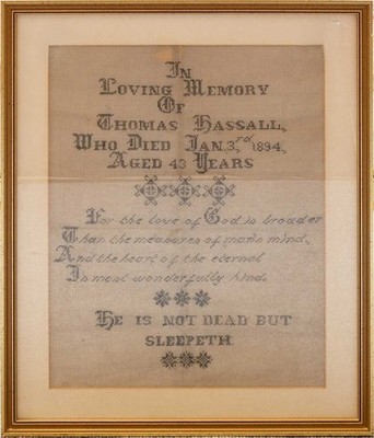 Antikes Sampler in Erinnerung an Thomas Hassall 1894 43 Jahre alt gerahmt viktorianisch
