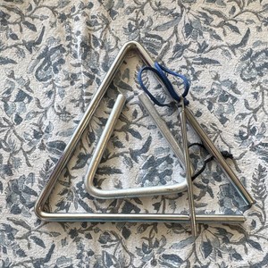 3-Piece Metal Triangle Percussion Set w/ Triangle Beaters (Analog)