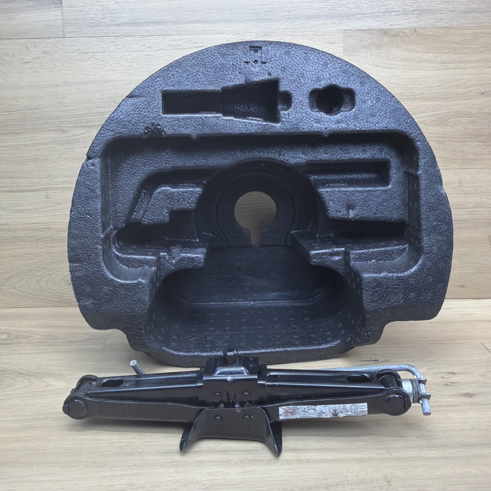 🟢 Maserati Ghibli M157 Quattroporte Emergency Spare Tire Jack Tool Kit Oem🟢