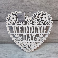 Gisela Graham Large Wedding Day Wooden Heart White Flowers Hanging New Tags 10"