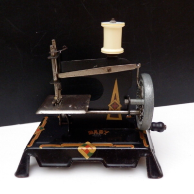 jouet ancien tôle Machine à Coudre Enfant