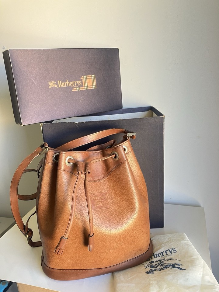 Burberrys Brown Leather Drawstring Bucket Shoulder Bag w/ Dust Bag Box YM942