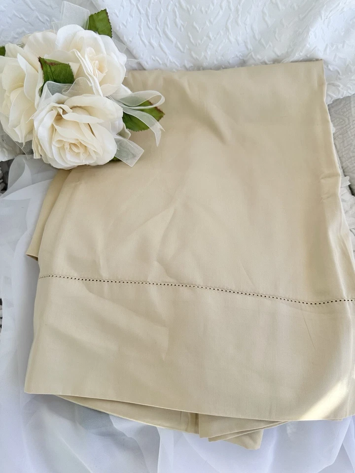 Hudson Park Collection Champagne Twin Flat Sheet 100% Egyptian Cotton 500 TC - Image 2 of 4