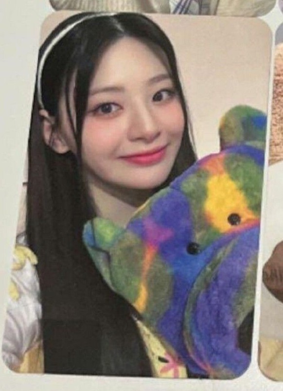 STAYC Teddy Bear Japanese Ver SOLO OFFICIAL PHOTO CARD SUMIN SIEUN STAYC Teddy Bear Japanese Ver SOLO OFFICIAL PHOTO CARD SUMIN SIEUN