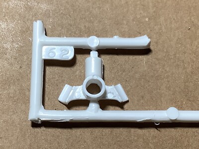 Revell Model Kit 1:8 Scale HD Electra Glide Tube Bracket No Box