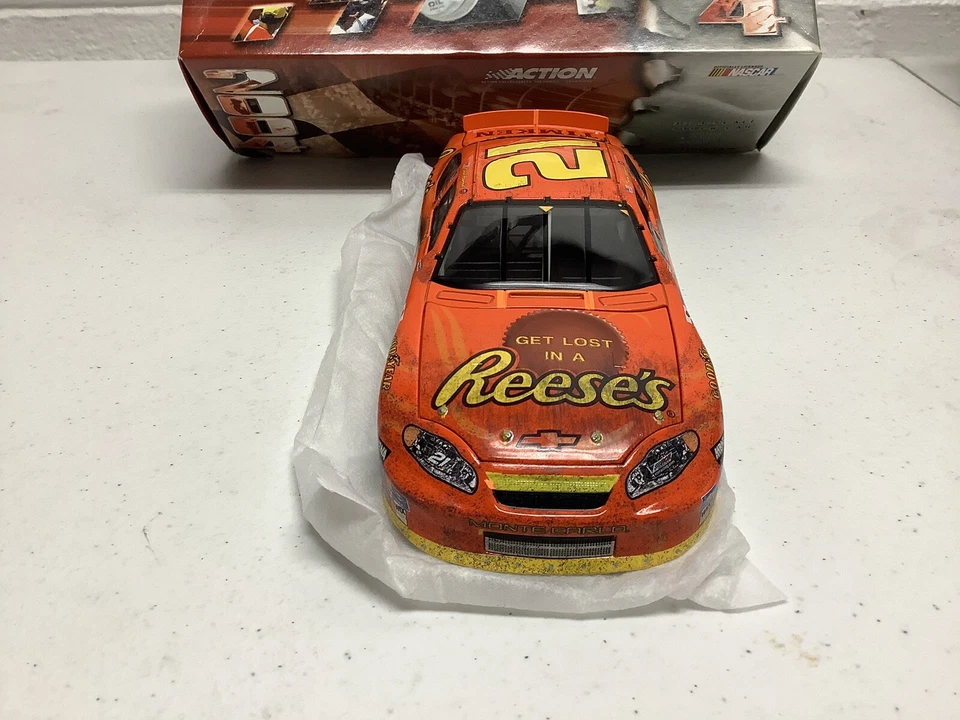 NASCAR Action Racing Kevin Harvick #21 Reese’s Las Vegas Win 1/24 Diecast Car Foto 2 de 4