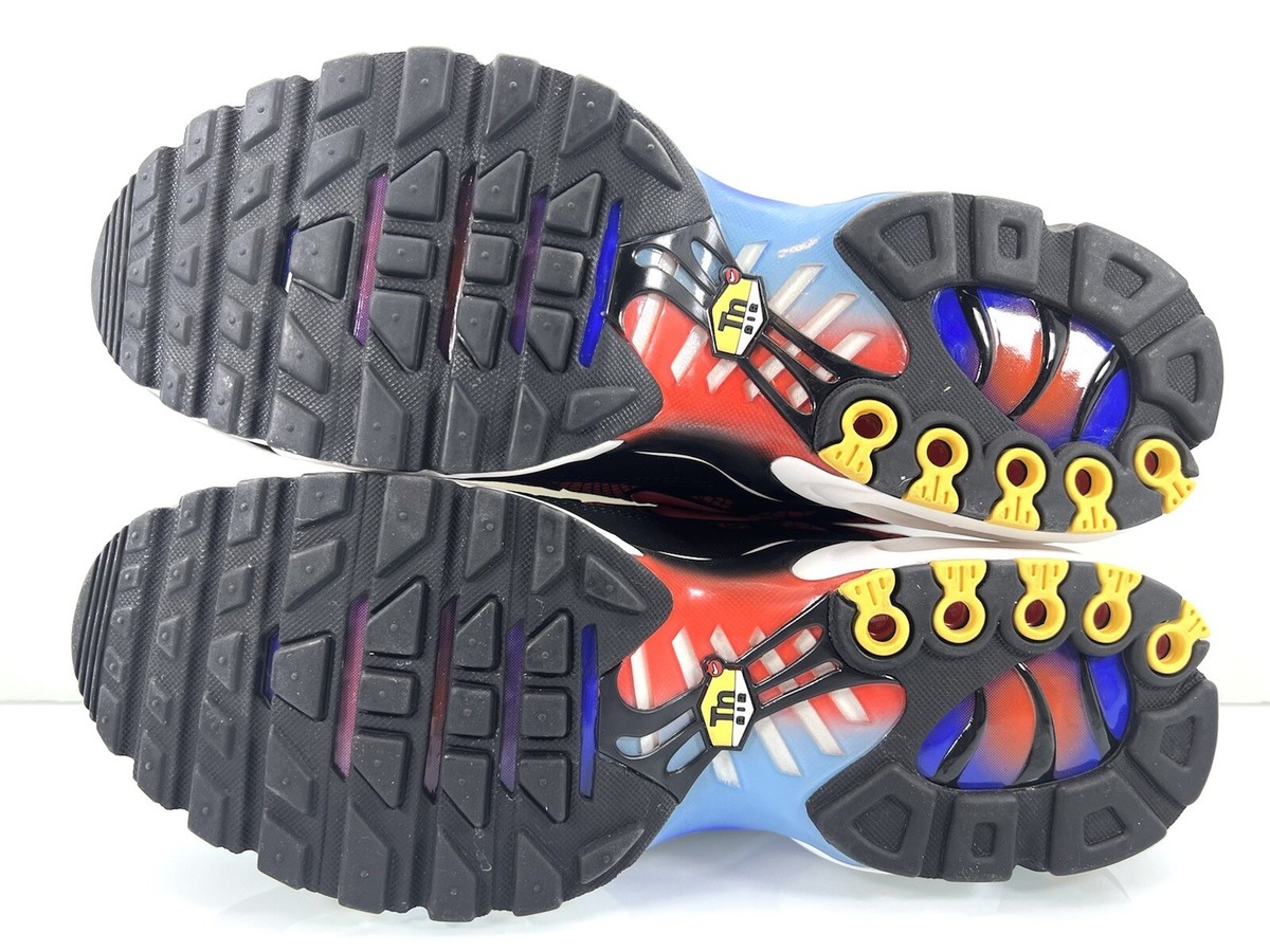 NIKE AIR MAX PLUS TN SE BLACK CHILE RED TOUR YELLOW AV7021