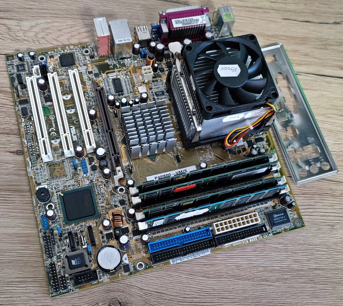 ASUS P4P800-VM/S Rev:1.06 Intel 865G Socket 478 Motherboard + CPU.