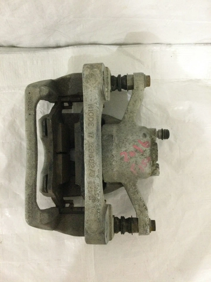 Pinza de freno trasera derecha Ford F-150 F150 2015-2018 OEM Foto 3 de 4