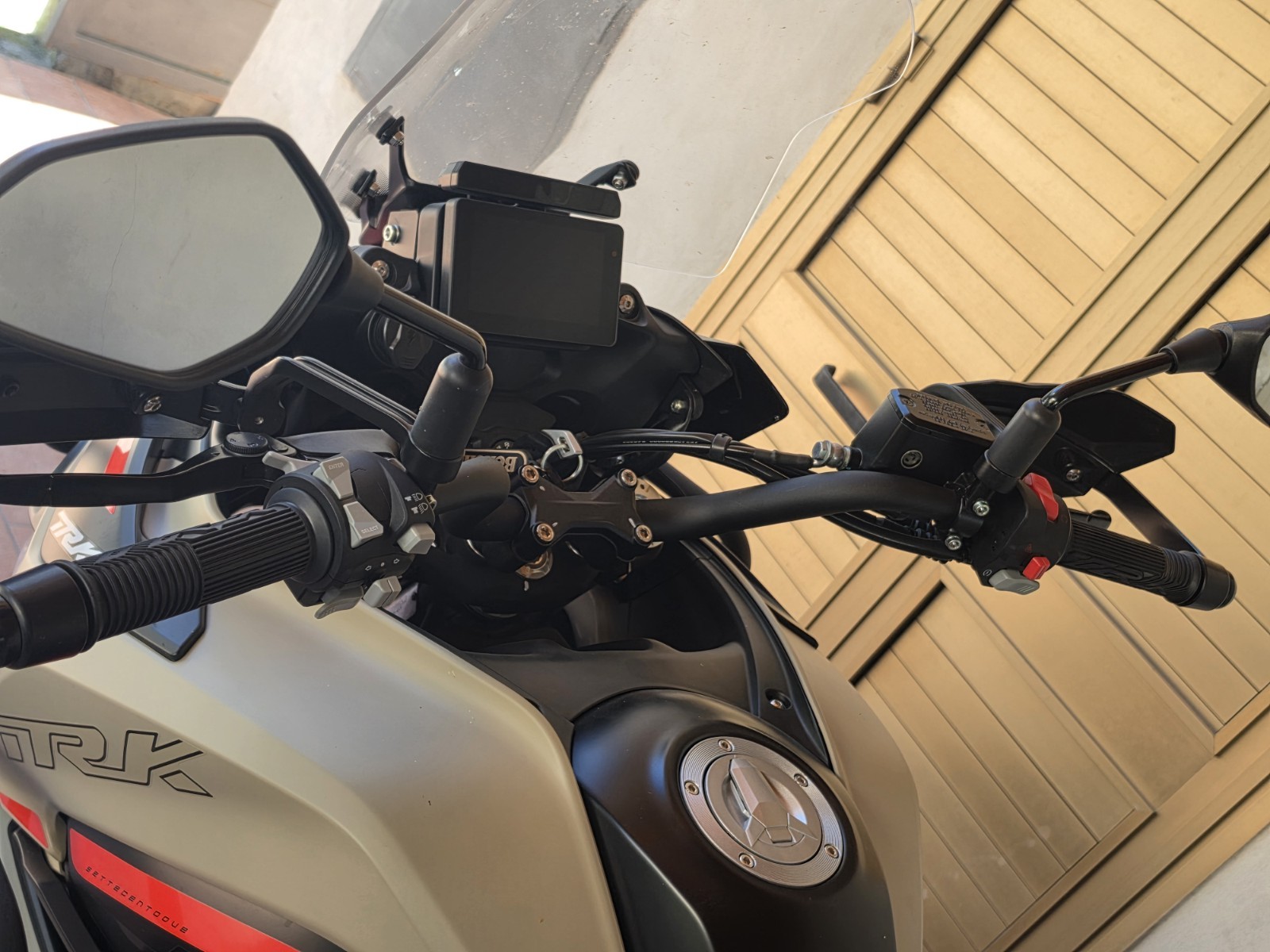 BENELLI TRK 702X DUNE SEA foto 4