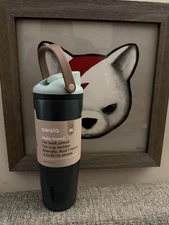 Owala FreeSip Sway Stainless Steel Water Bottle /30oz /Wintergreen Holiday Color