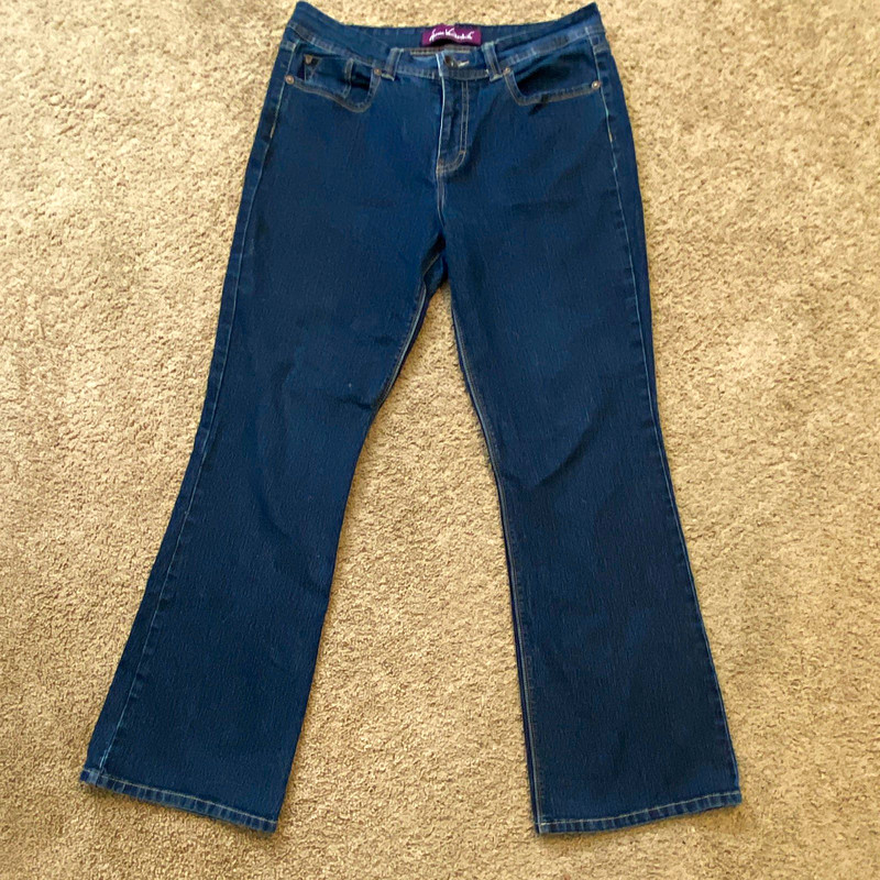 Gloria Vanderbilt Women’s Dark Wash Denim Bootcut Jeans Size 14 30 inseam