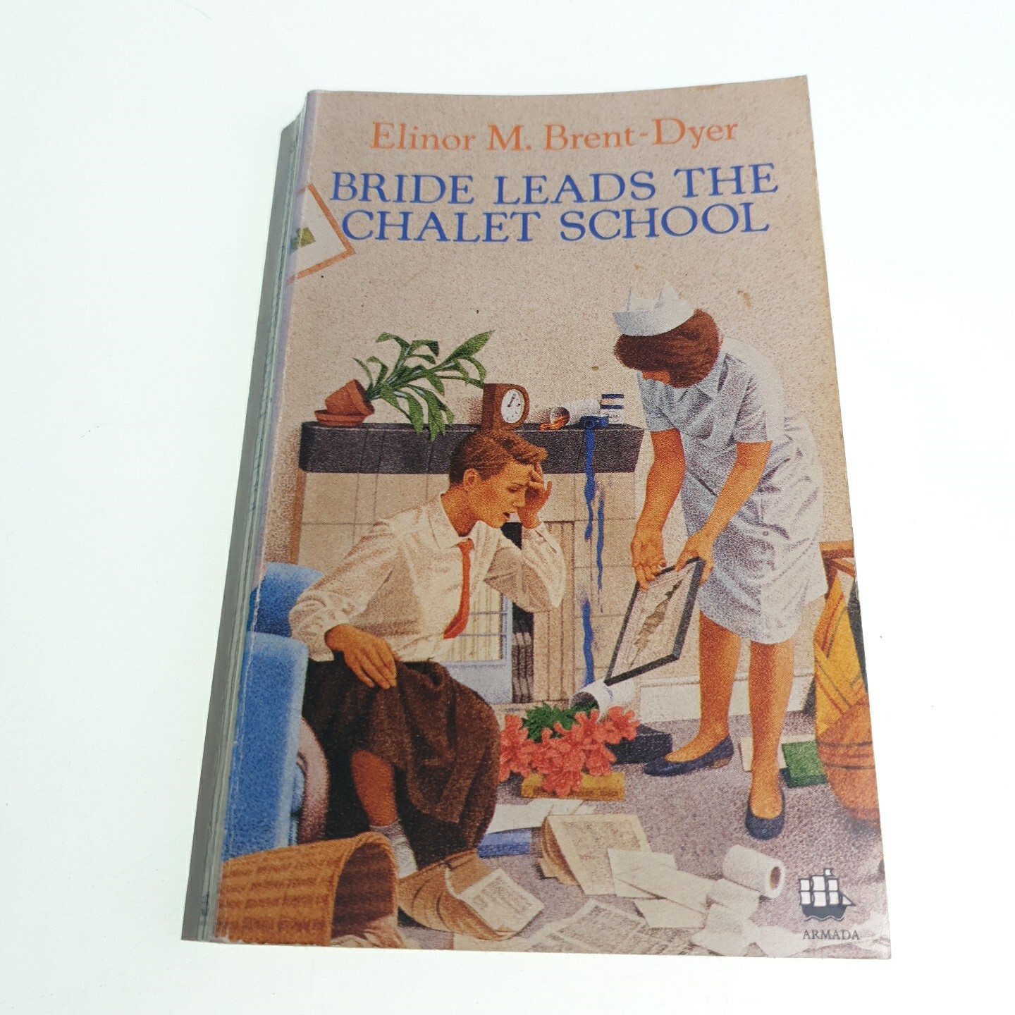 Bride Leads the Chalet School Elinor M Brent Dyer 1990 Paperback Book