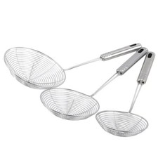 Oval Stainless Steel Skimmer with Mesh Filter - Oil Pot Food Strainer &amp; Colande