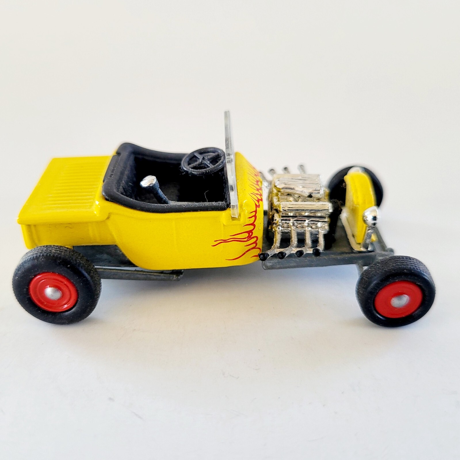 Johnny Lightning Hollywood on Wheels – Happy Days™ Ralph Malph’s Hot Rod - 2003