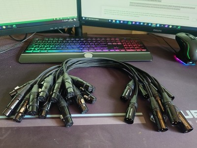XLR Splitter Kabel. 1 Stecker auf 2 Buchsen - 0,5m Länge. 9 Kabel enthalten