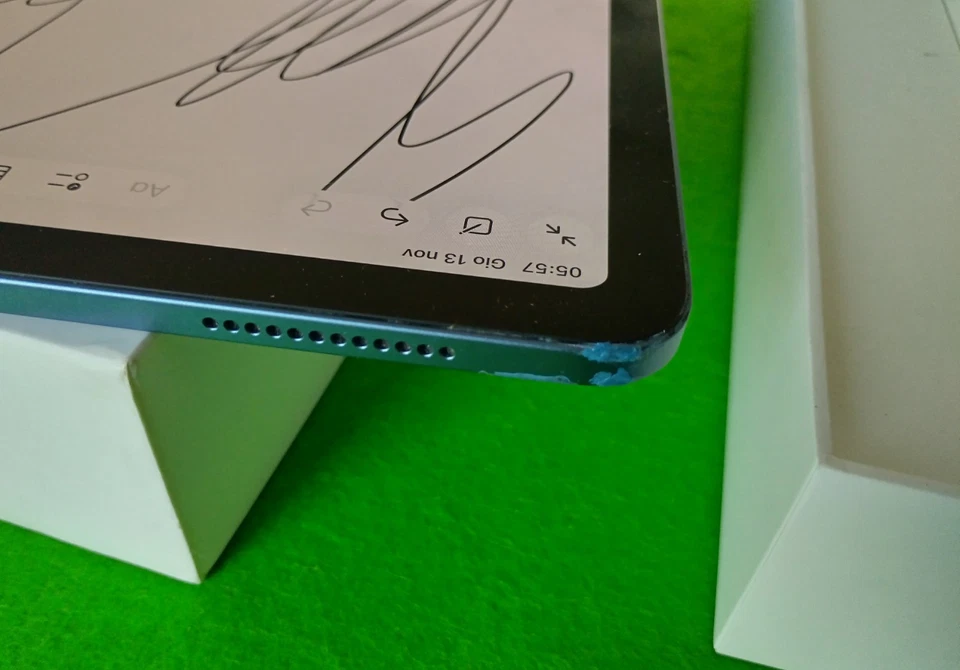 Apple iPad Air 5a Gen. 64GB, Wi-Fi, 10,9" - Blu M1 + Penna - Immagine 3 di 4