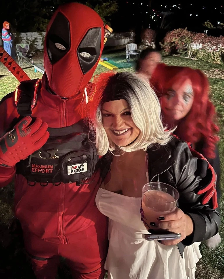 Casco de película Deadpool 3 texturizado Foto 2 de 4