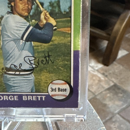 Topps George Brett Rookie RC 1975 #228 casi nuevo-como nuevo Kansas City Royals Salón de la fama - Imagen 2 de 6