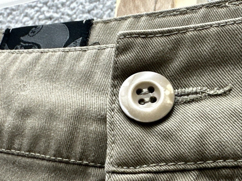 Pantalones Cortos Mulisha de Metal para Hombres 34 Caqui Beige Chino Informal Bolsillos Foto 3 de 4