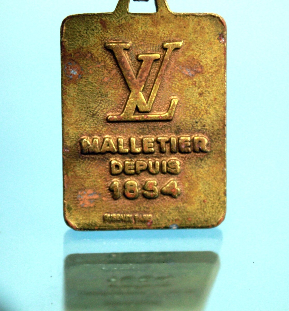 LOUIS VUITTON Malletier Depuis 1854 Key Chain Key