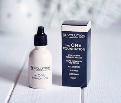MAKEUP REVOLUTION The One Foundation - leichte Abdeckung für Gesicht und Körper!