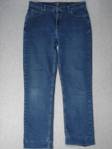 CLASSIC FIT STRAIGHT LEG WOMENS JEANS 