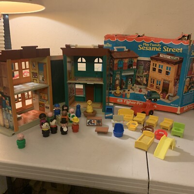 Fisher Price Vintage Little People Play Family Sesame Street #938 1974 Toy 