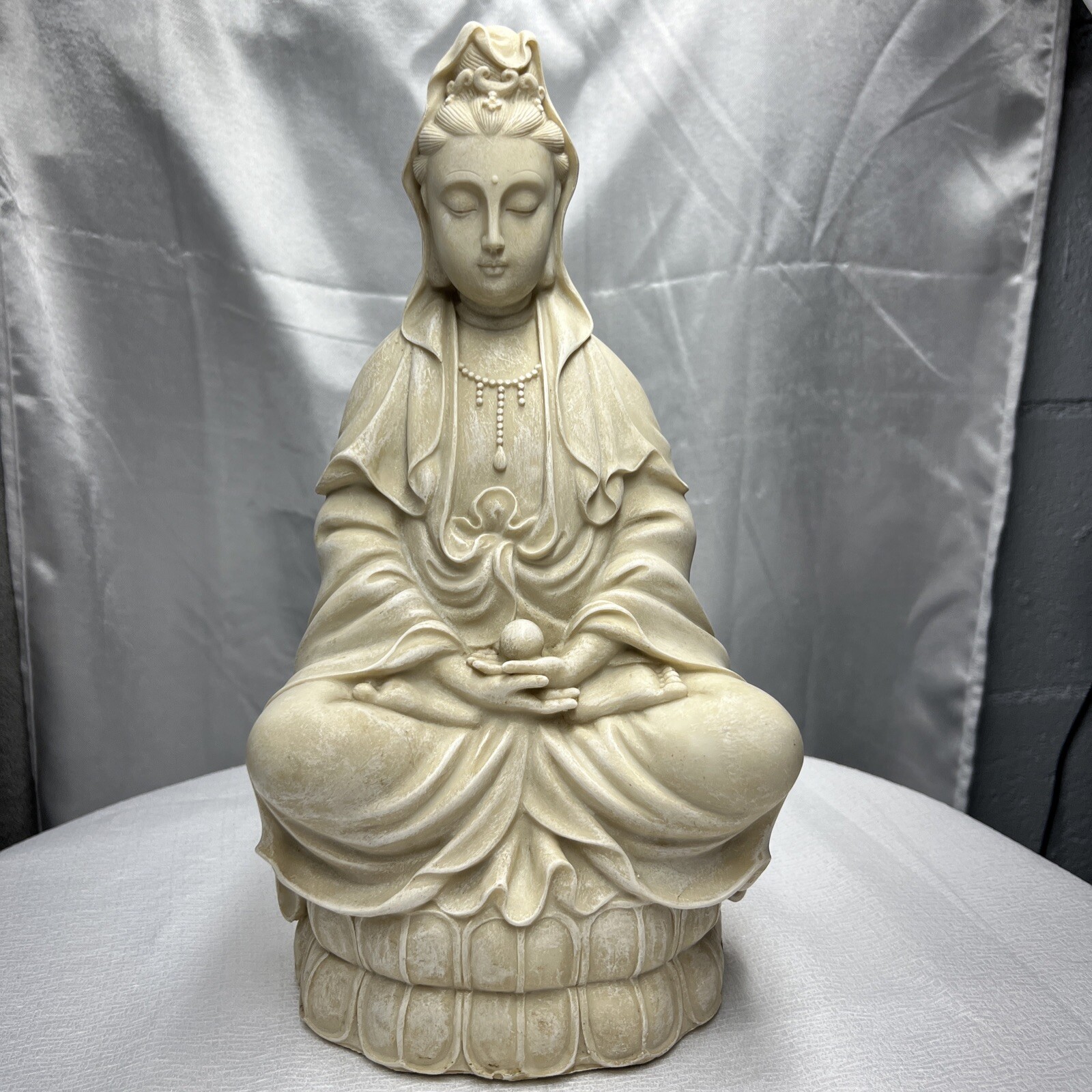 Vintage Chinese Buddhism Quan Yin Kwan-yin White Statue 12 Inches