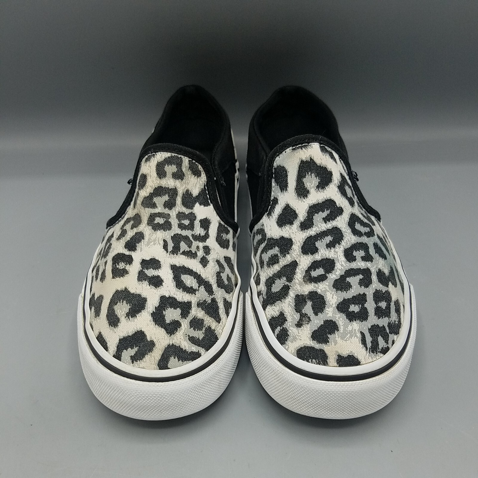 grey leopard vans