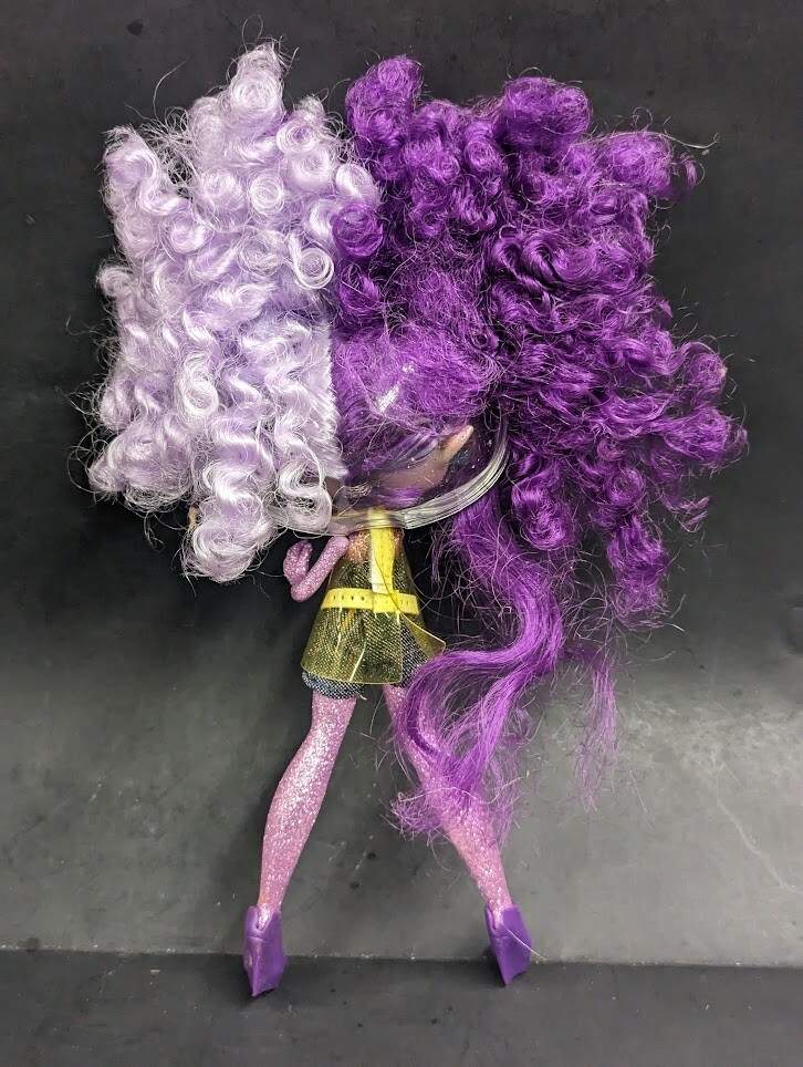 MGA Entertainment NOVI Stars Mimi Merize Fashion Doll Figure