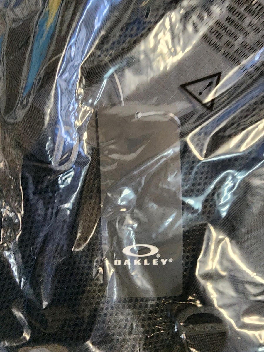Oakley - 28L Sport Backpack - FOS901244 - Forged Iron Gray  display picture 3