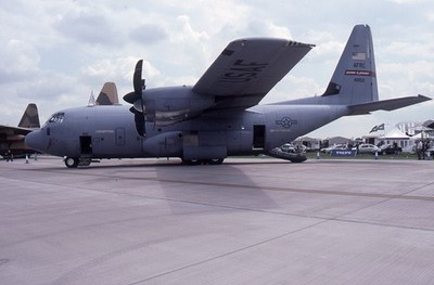 Kodachrome Slide 91-8452 (48152/AFRC) C-130J Hercules USAF Fairford 2002 (C20)