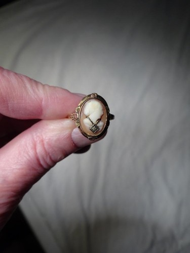 ANTIQUE CAMEO RING 10K YELLOW GOLD & ROSE GOLD LADY w DIAMOND Size 7.50-7.75