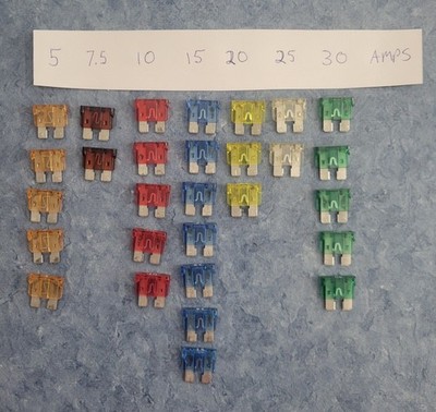 Lot of 29 Blade Type Fuses from a 2003 Volvo V70 Driver's Side Dash Panel