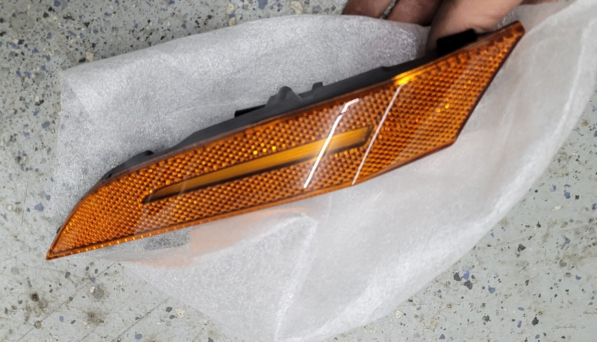 Genuine PORSCHE 911 Carrera 992 Side Marker Light Left 992945061C