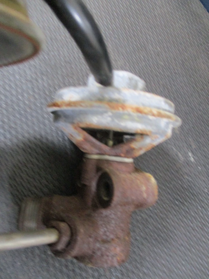 Infiniti G20 1999 - SR20DE - Válvula de control EGR de recirculación de gases de escape Foto 3 de 4