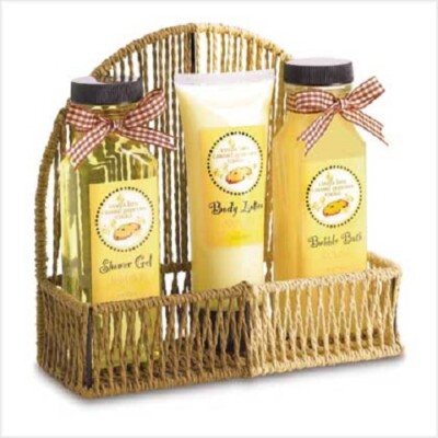 VANILLA LATTE CARAMEL POPCORN COOKIE BATH SET IN BASKET