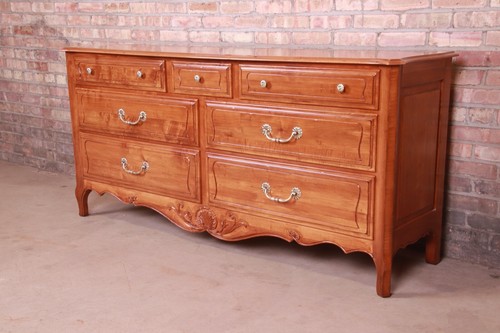 Ethan Allen French Provincial Carved Cherry Wood Dresser or Credenza, Refinished - Picture 3 of 12
