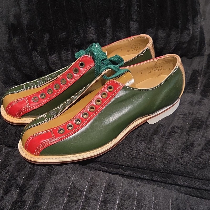 Brunswick Men's Rental Bowling Shoes Green/Red US Size 7 Medium (D, M)