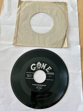 The Dubs Could - This Be Magic / Such Lovin'   1957 VG+