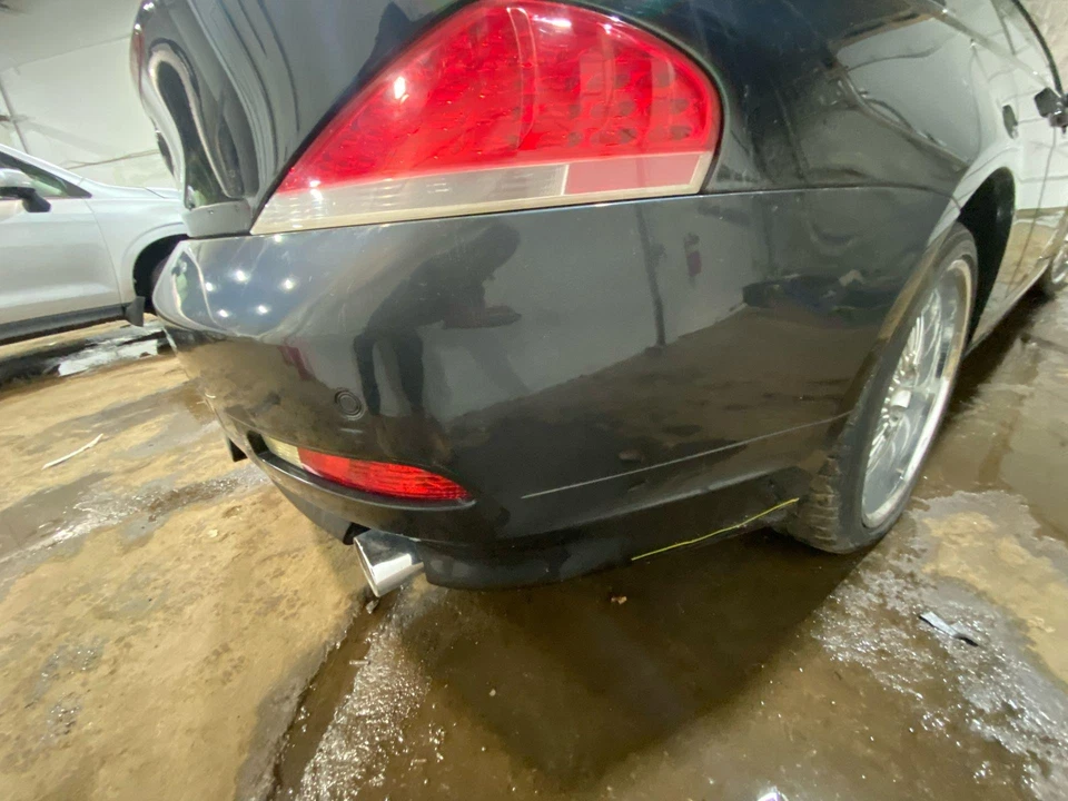 (LOCAL PICKUP ONLY) 04 05 BMW 645CI Rear Bumper Assembly - Image 4 of 4