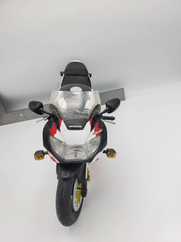 Ray Racing 1:6 Honda CBR 929 RR Erion Racing Diecast Motorcycle - Image 4 of 4