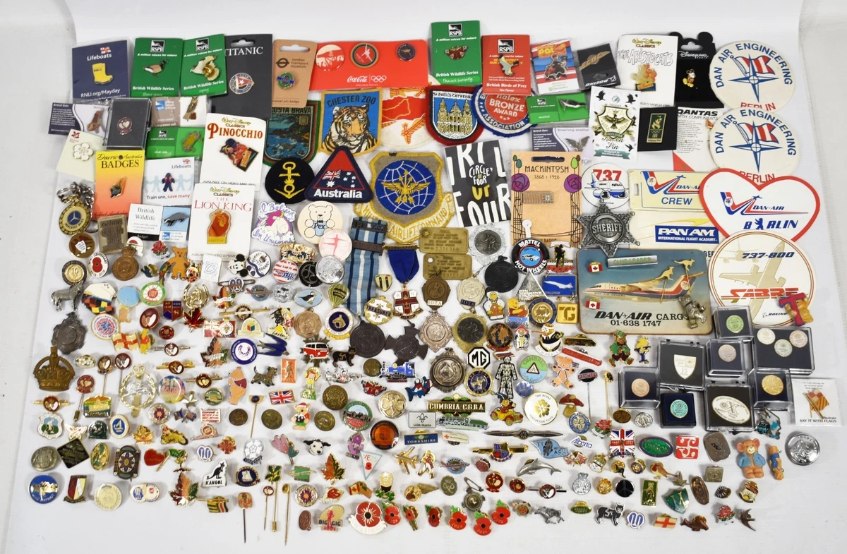 Lot De Brocante : Pins, Badges, Babioles En Métal Et Cuir - Réf. Lbb0262, Occasion