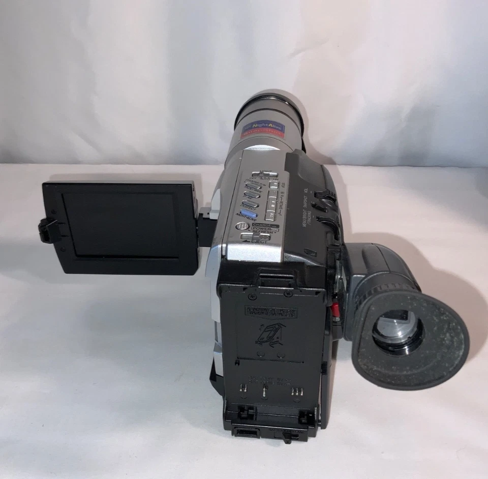Vintage JVC Super VHS ET Model GR-SXM745 Camcorder W/Acc 600x New Battery - Image 3 of 4