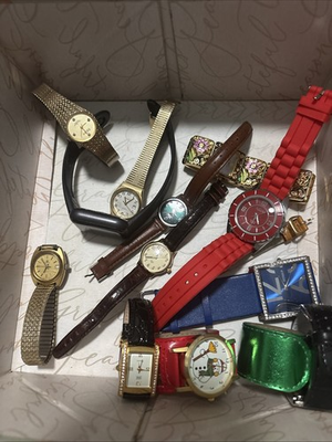 #ad WATCH LOT BROKEN FOR PARTS WEARABLE Need Batteries RESALE JUNK MIX $40.00