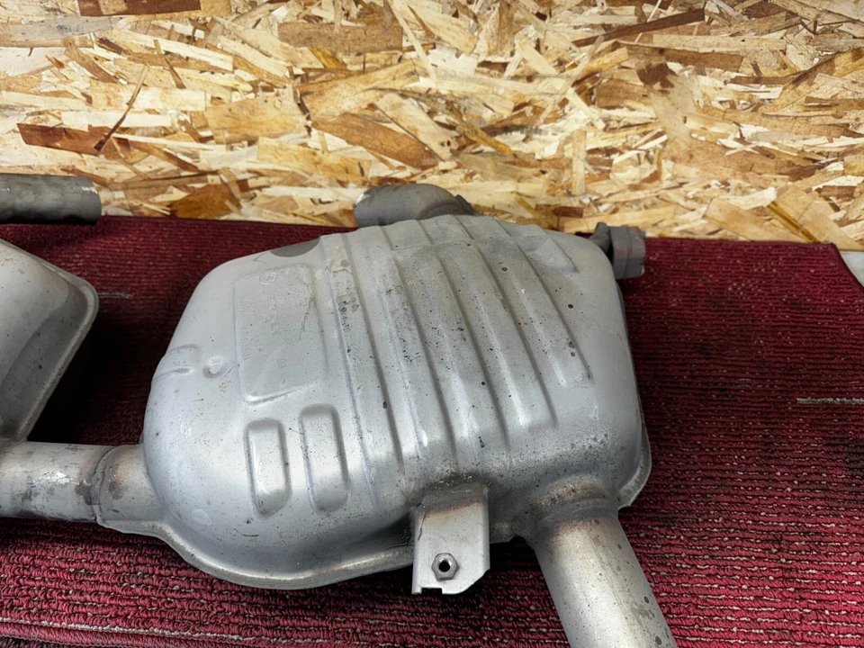 BMW E93 E90 E92 335I REAR SECTION EXHAUST MUFFLER BARREL CHROME TIPS OEM 95K - Image 3 of 4