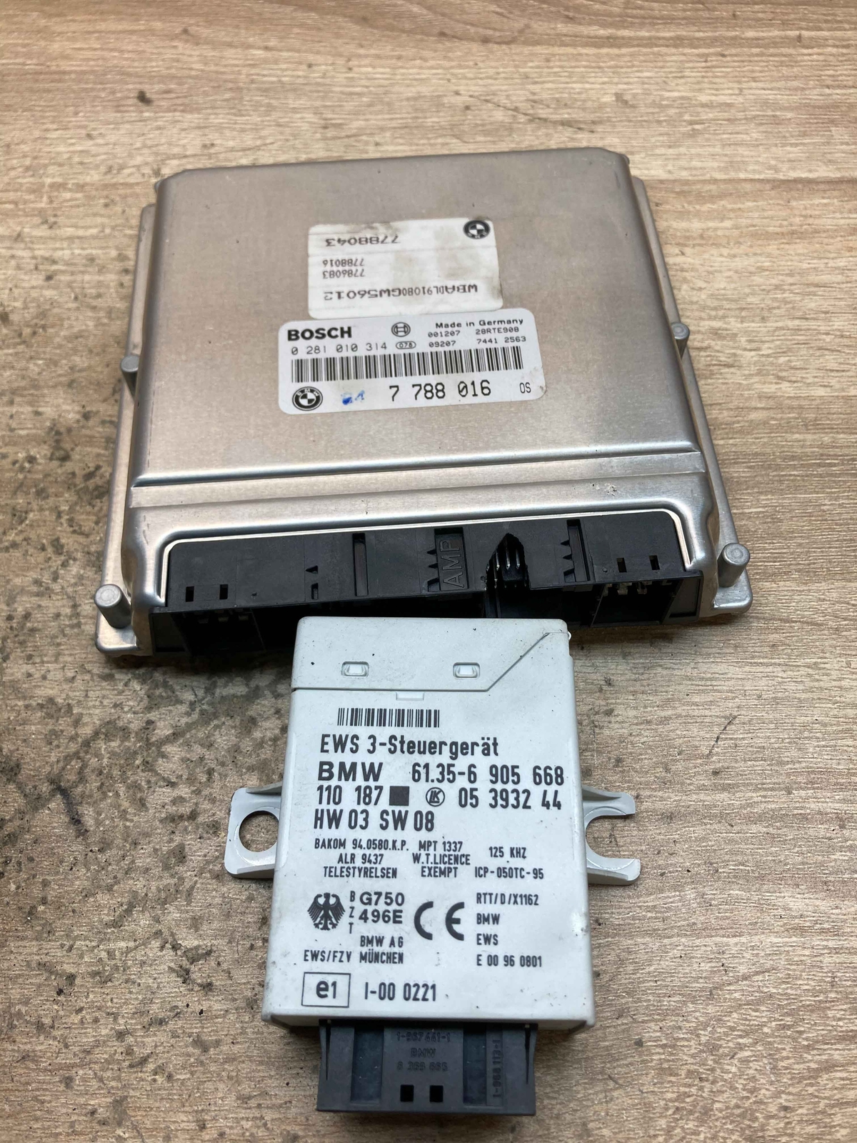 7788016 6905668 BMW E39 Series Motor ECU Engine Module Unit Bosch 