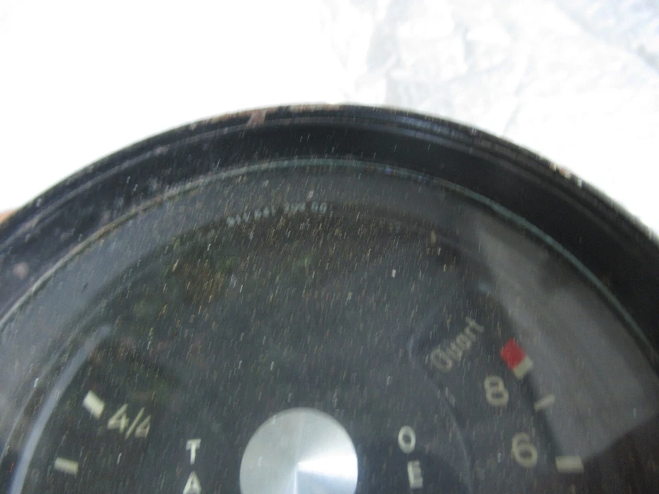 Porsche 911 Fuel Combo Gauge - Image 4 of 4
